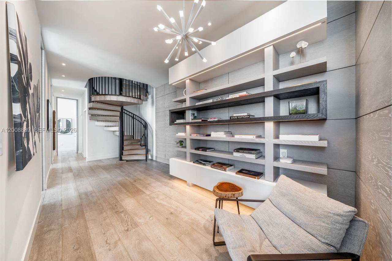 1300 Miami Ave - Photo 1