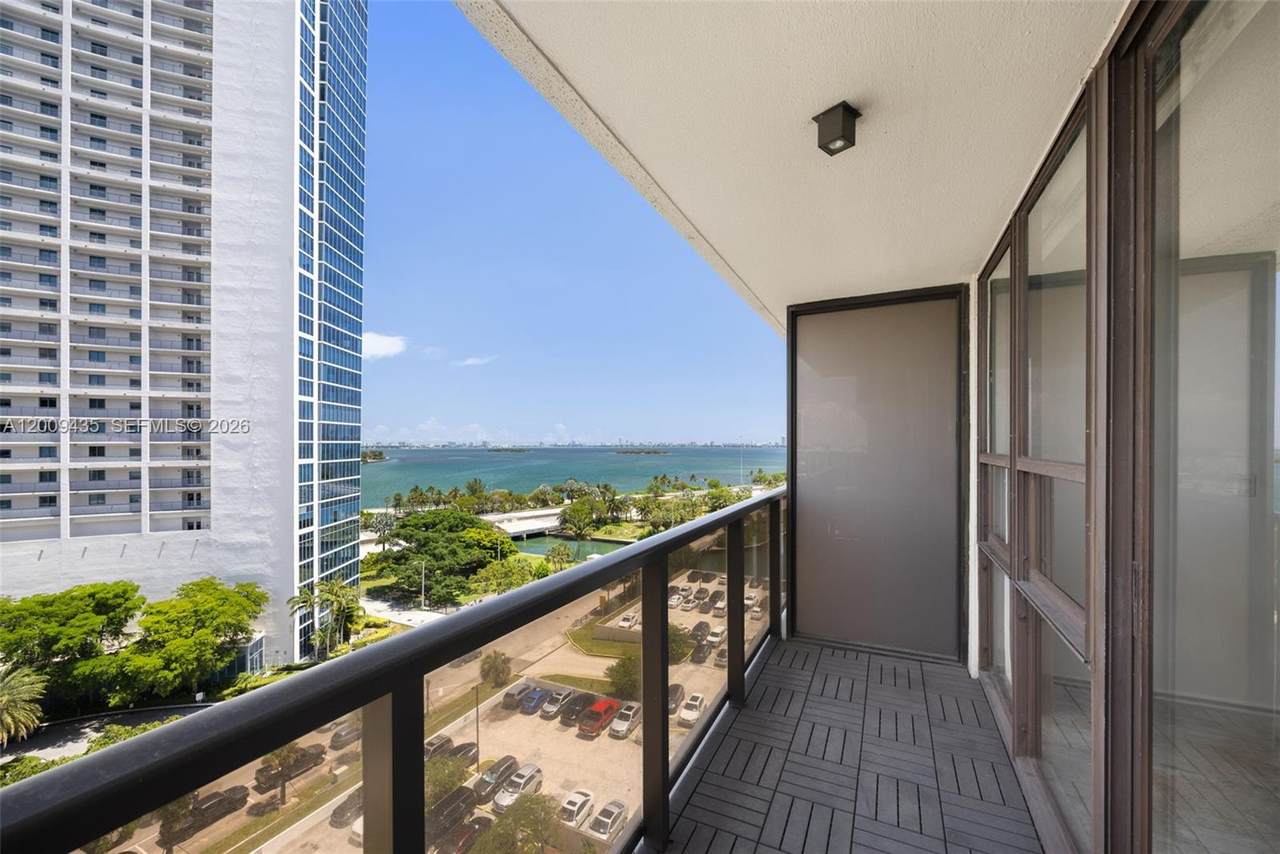 https://bt-photos.global.ssl.fastly.net/miami/1280_boomver_3_A12009435-2.jpg