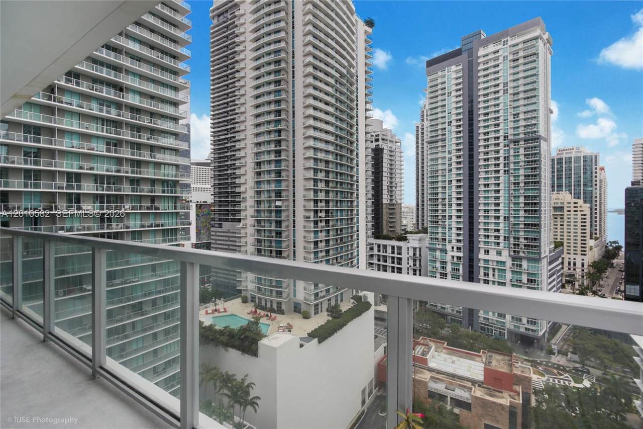 https://bt-photos.global.ssl.fastly.net/miami/1280_boomver_2_A12010582-2.jpg