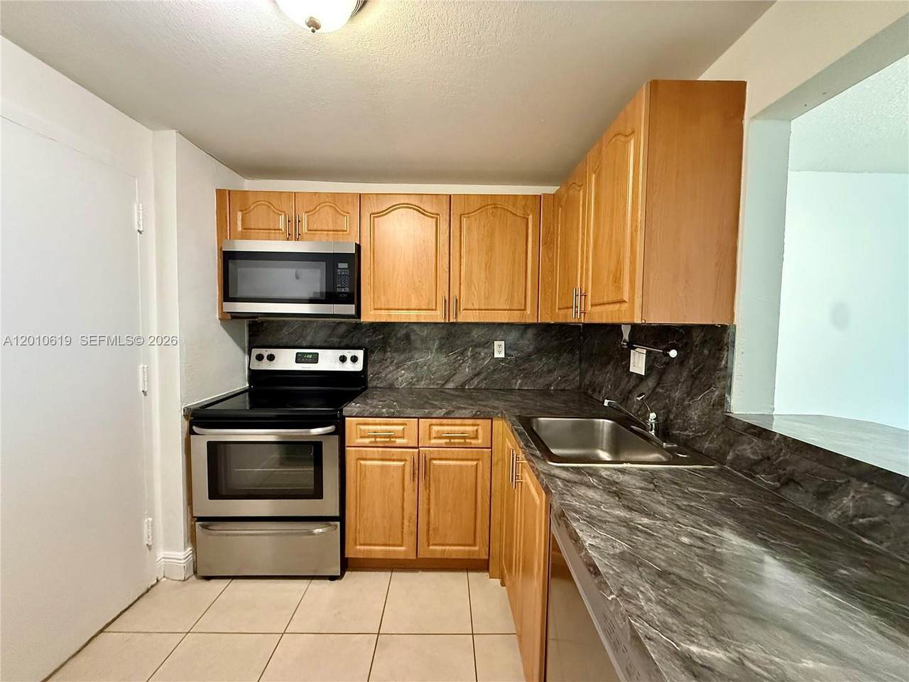 9143 77th Ave - Photo 1