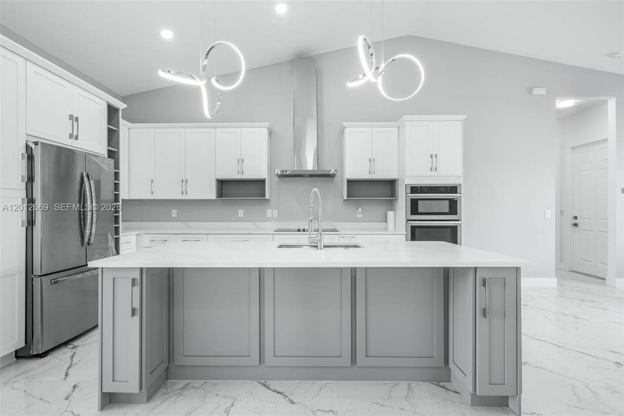 1025 Greenway Ter - Photo 1