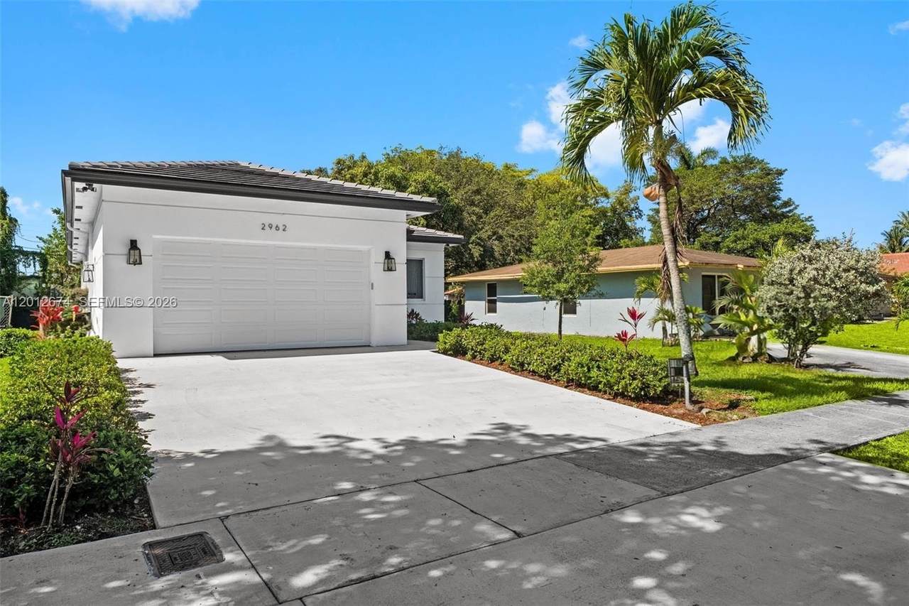 2962 10th Ct - Photo 1
