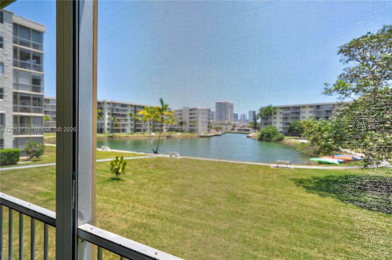https://bt-photos.global.ssl.fastly.net/miami/1280_boomver_2_A12013735-2.jpg