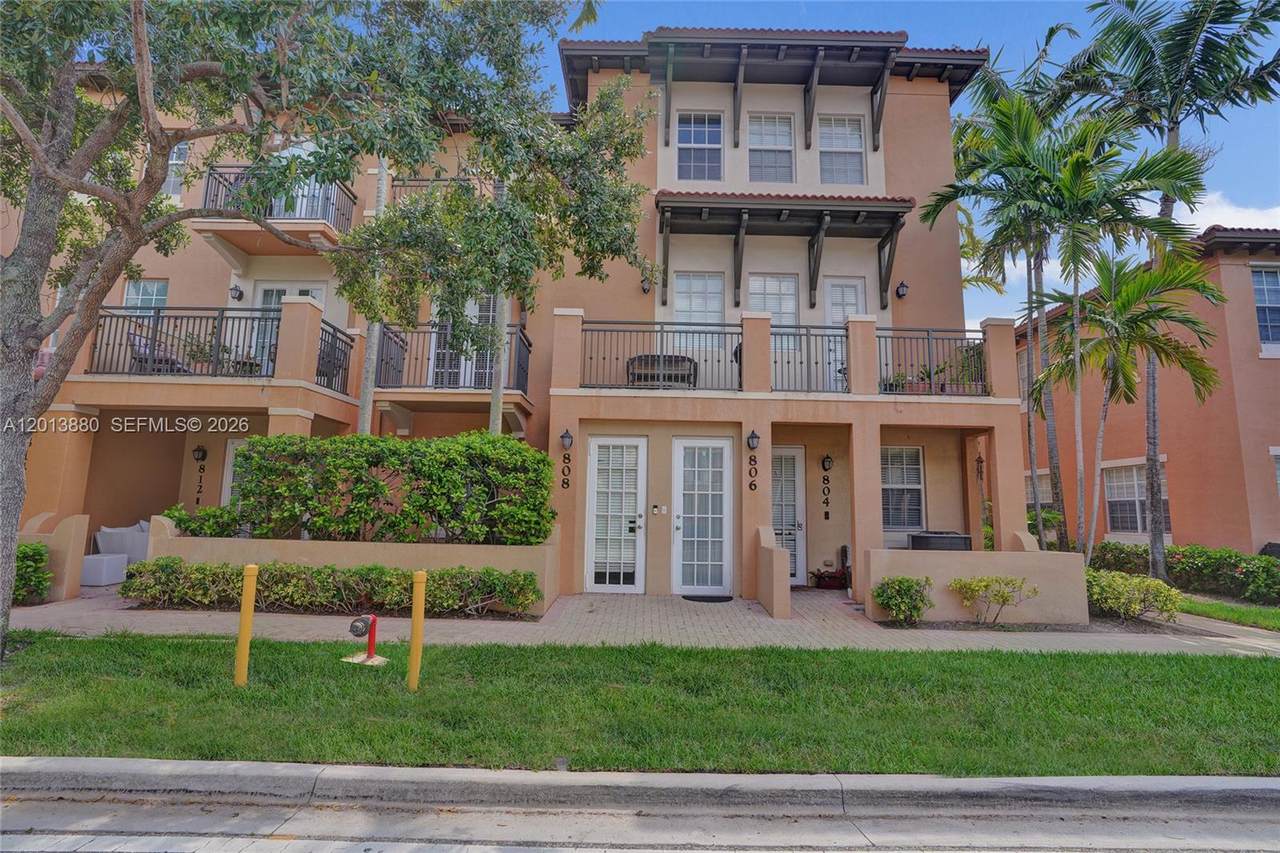 808 147th Ave - Photo 1