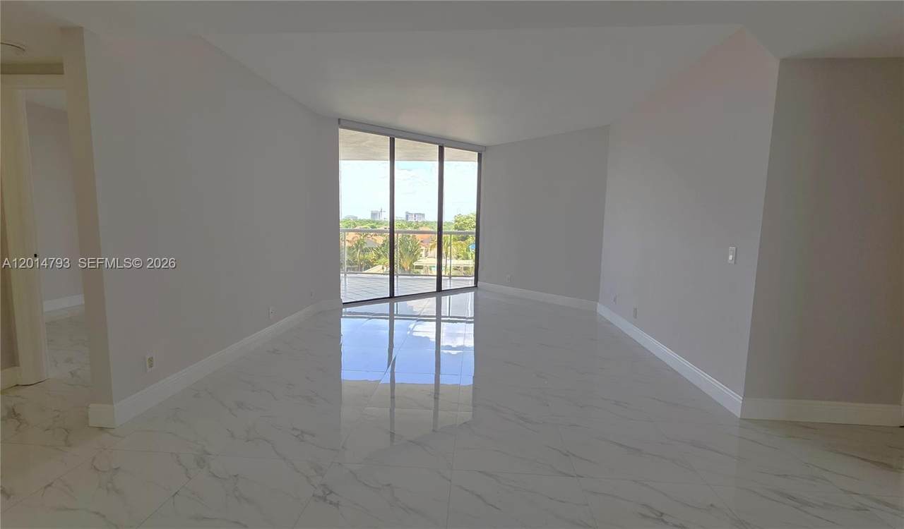 3610 Yacht Club Dr - Photo 1