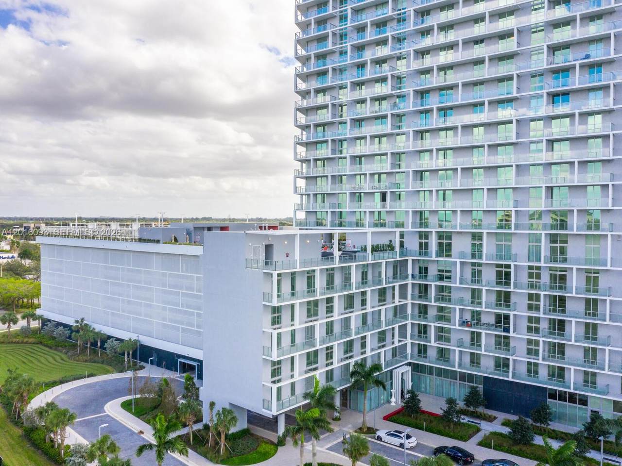 https://bt-photos.global.ssl.fastly.net/miami/1280_boomver_2_A12016093-2.jpg