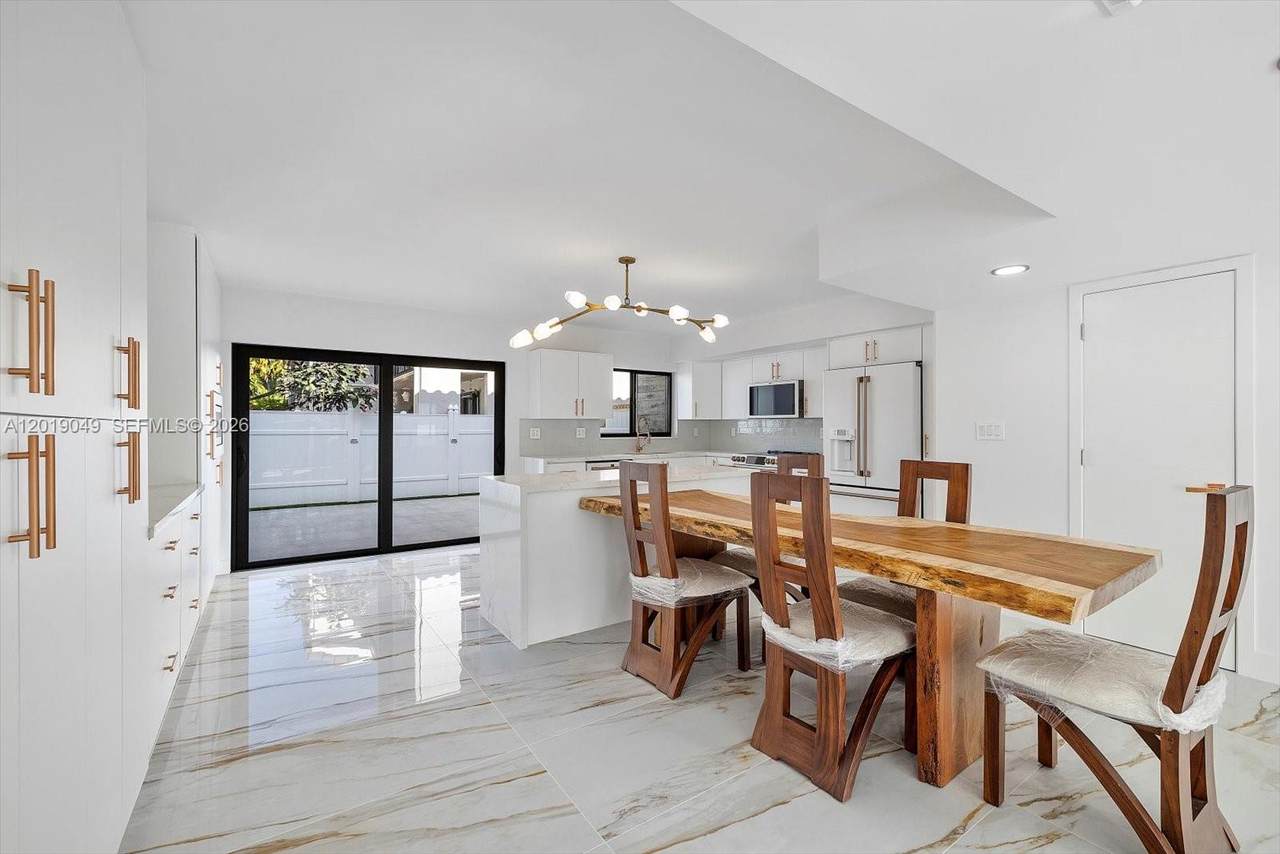 https://bt-photos.global.ssl.fastly.net/miami/1280_boomver_2_A12019049-2.jpg