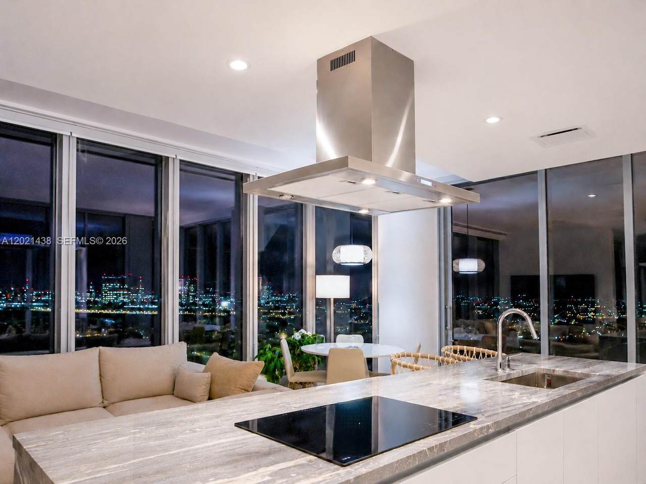 https://bt-photos.global.ssl.fastly.net/miami/1280_boomver_2_A12021438-2.jpg