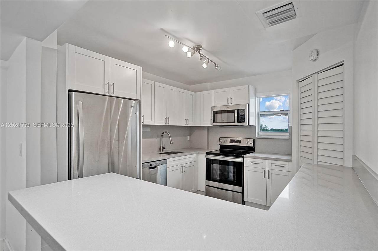 9273 Collins Ave - Photo 1