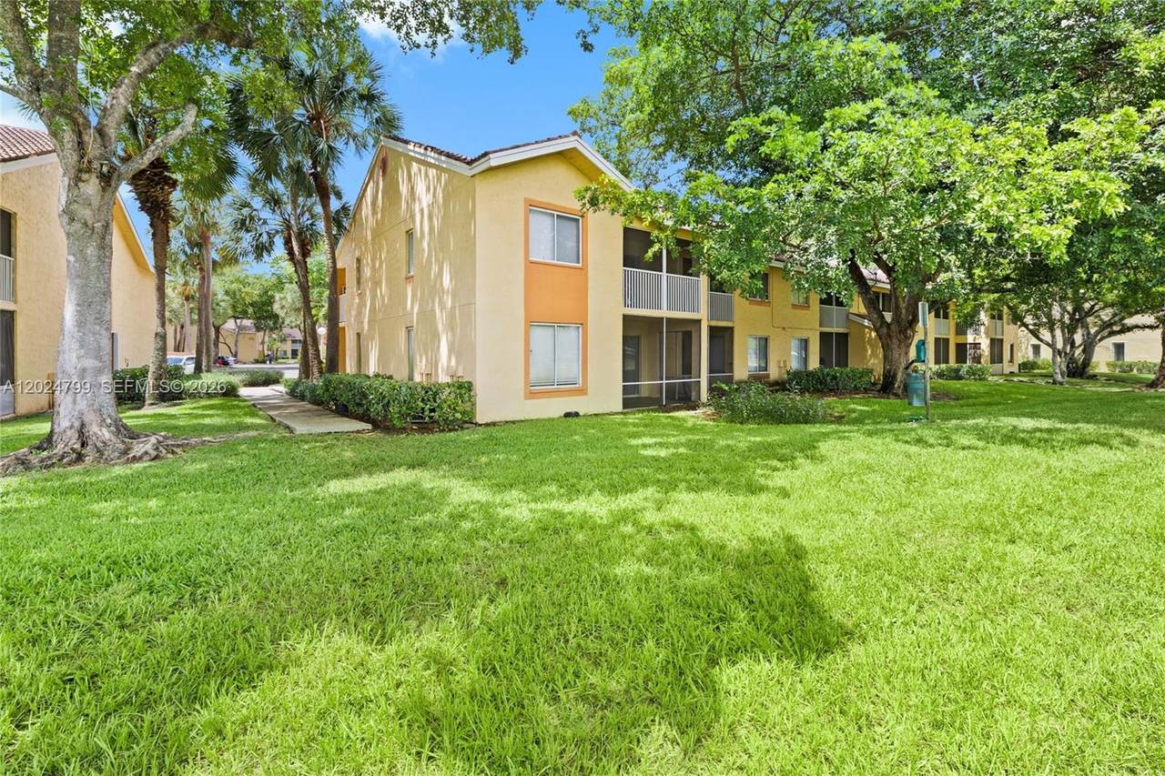 1025 Coral Club Dr - Photo 1