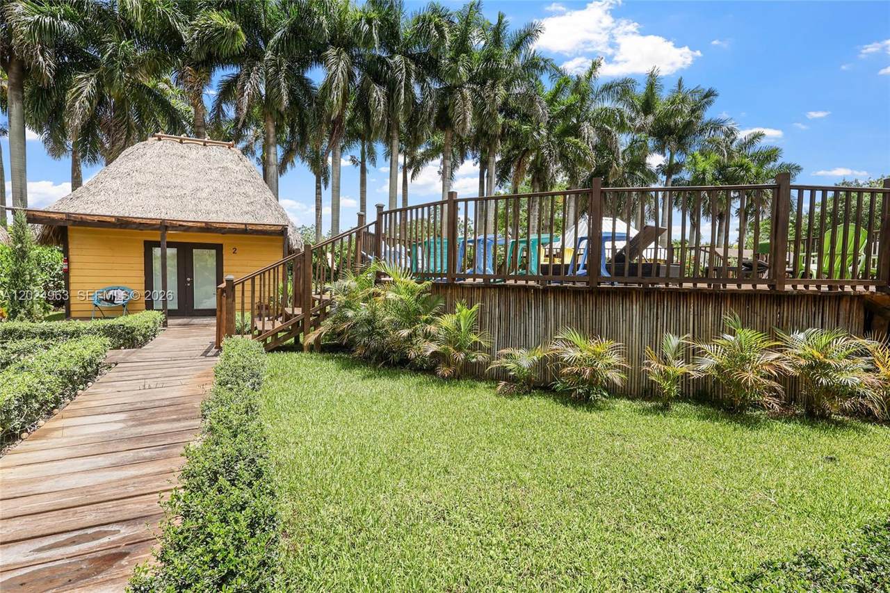 https://bt-photos.global.ssl.fastly.net/miami/1280_boomver_2_A12024963-2.jpg