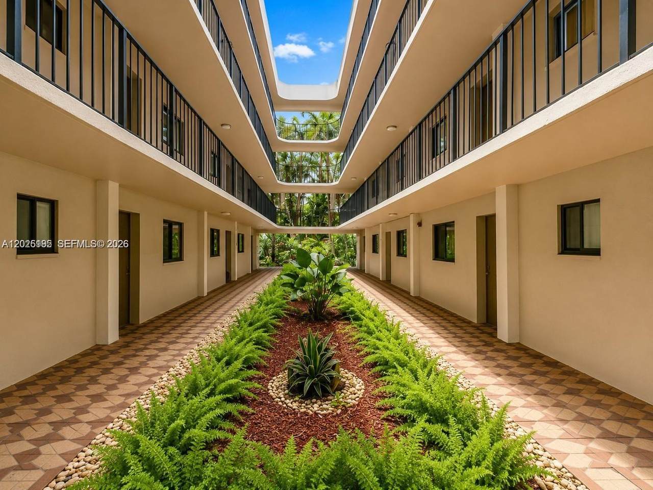 https://bt-photos.global.ssl.fastly.net/miami/orig_boomver_1_A12025195-2.jpg