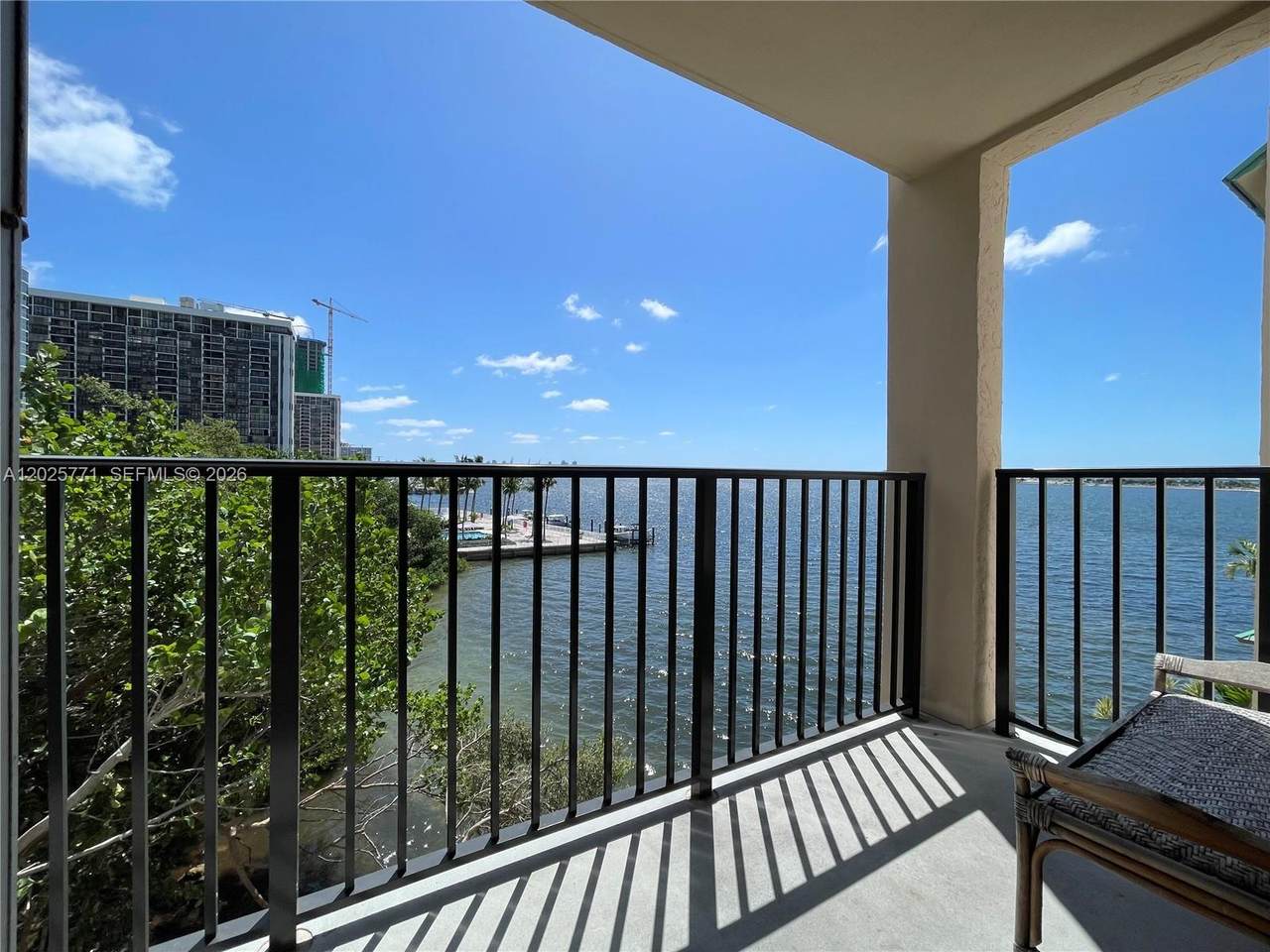 https://bt-photos.global.ssl.fastly.net/miami/1280_boomver_2_A12025771-2.jpg