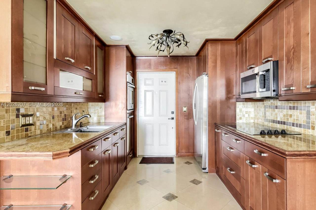 https://bt-photos.global.ssl.fastly.net/miami/1280_boomver_2_A12026207-2.jpg