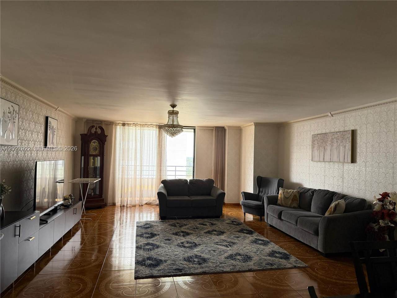 2500 Parkview Dr - Photo 1