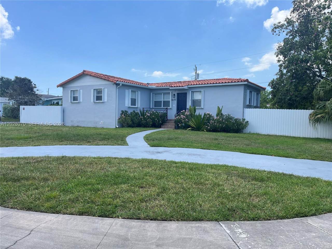 8370 27th Ln - Photo 1