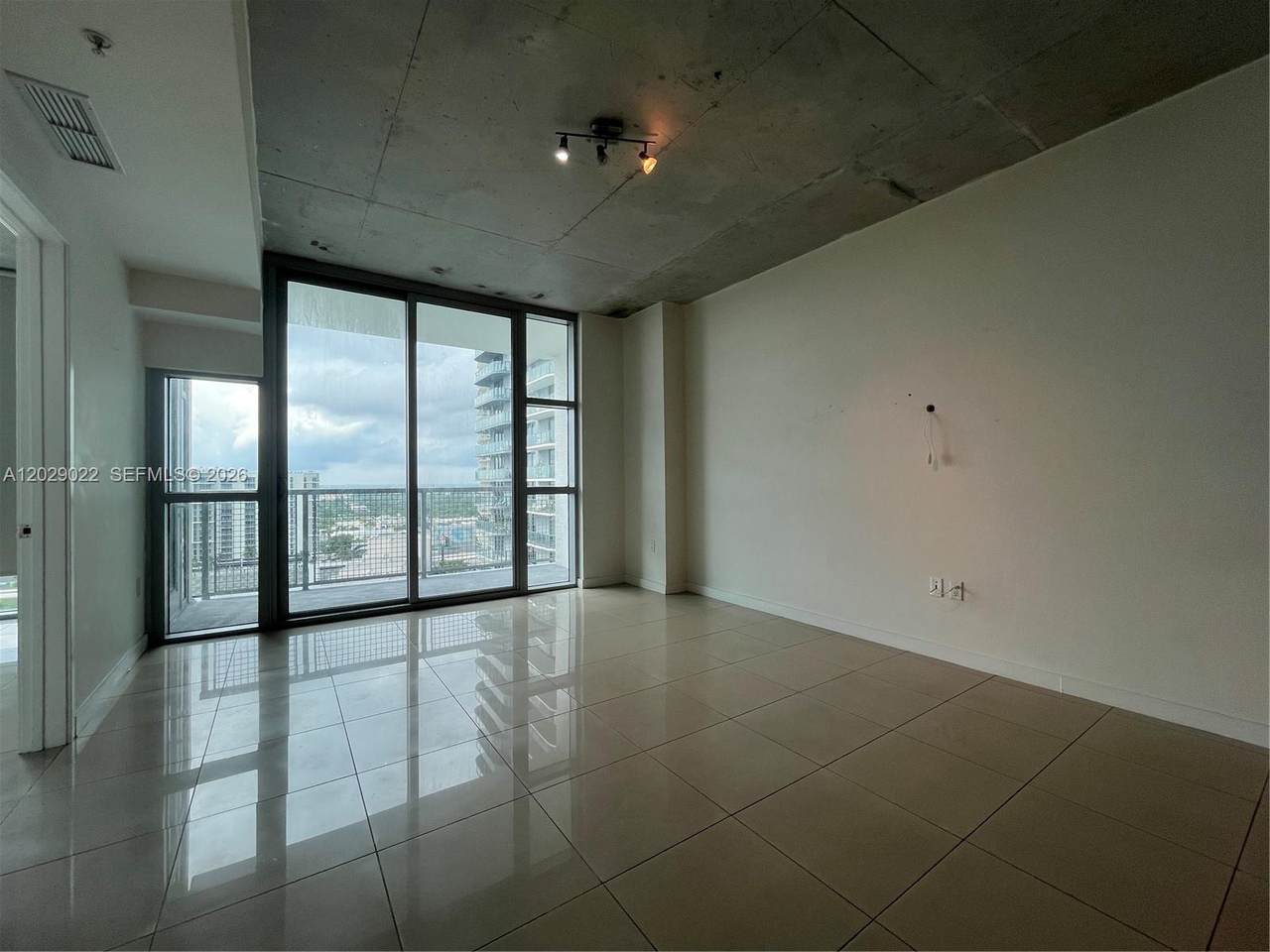 https://bt-photos.global.ssl.fastly.net/miami/1280_boomver_1_A12029022-2.jpg