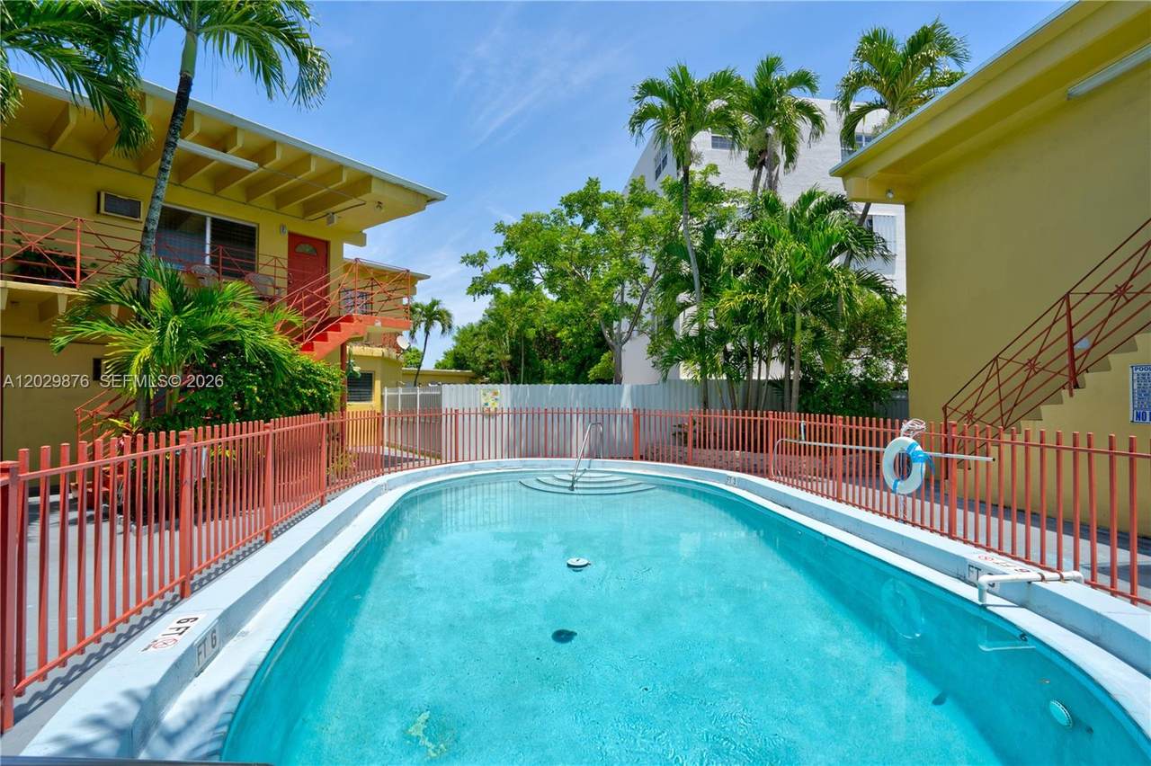 12195 Dixie Hwy - Photo 1
