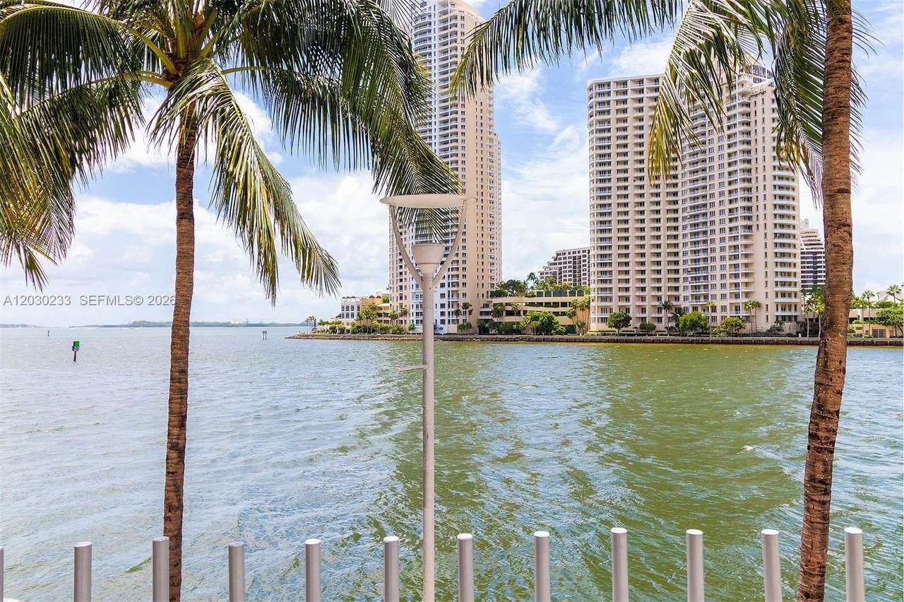 https://bt-photos.global.ssl.fastly.net/miami/1280_boomver_2_A12030233-2.jpg