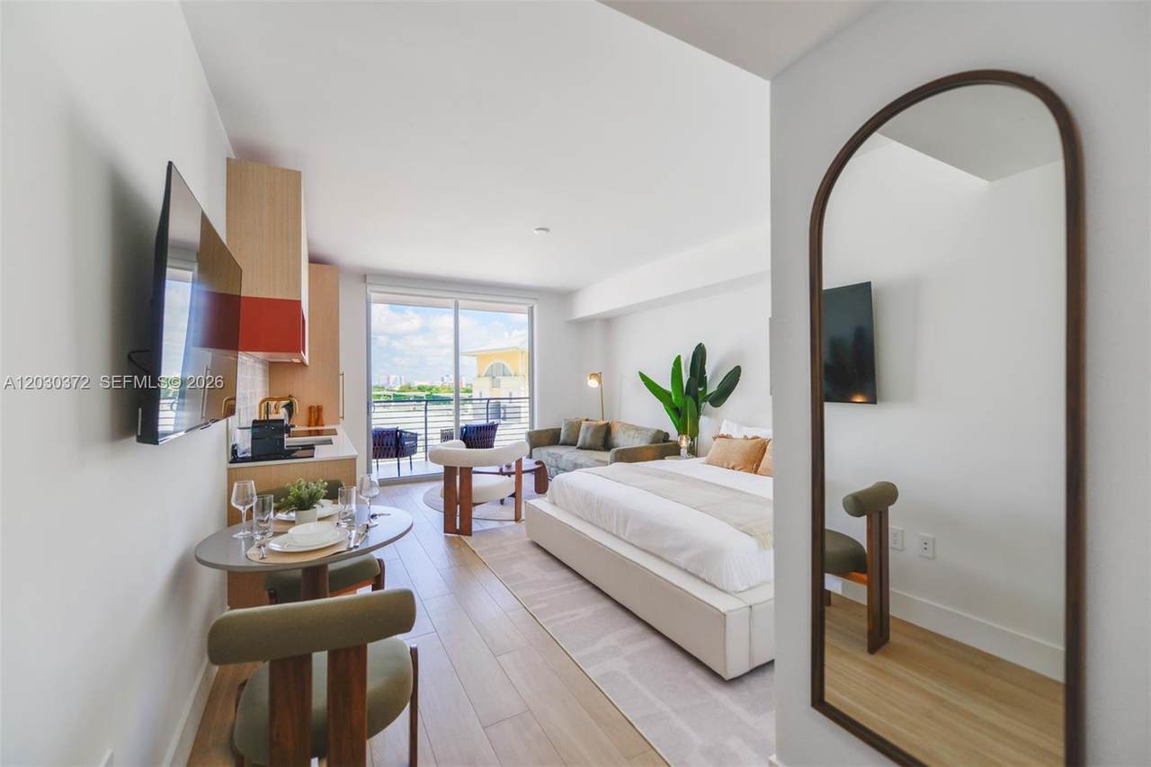 90 32nd Street - Photo 1
