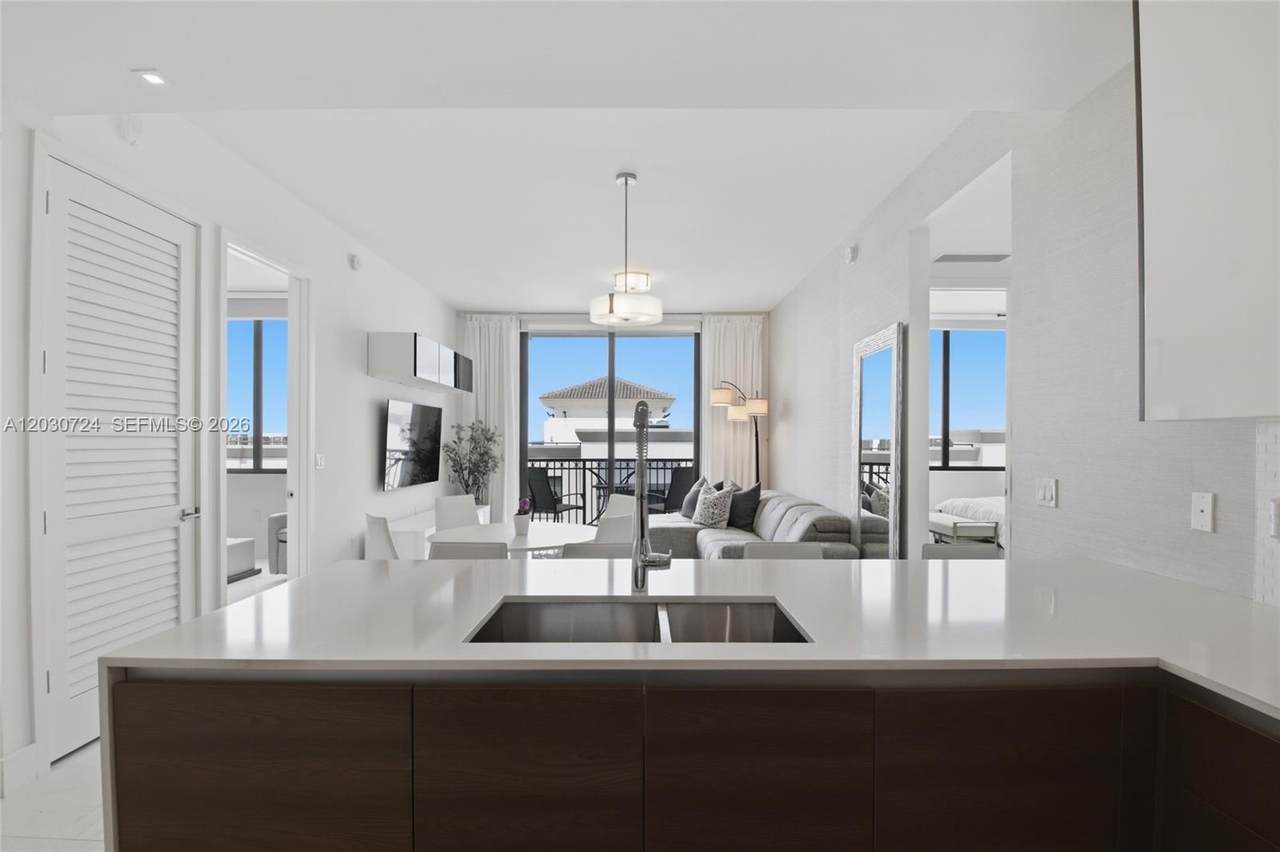 301 Altara Ave - Photo 1