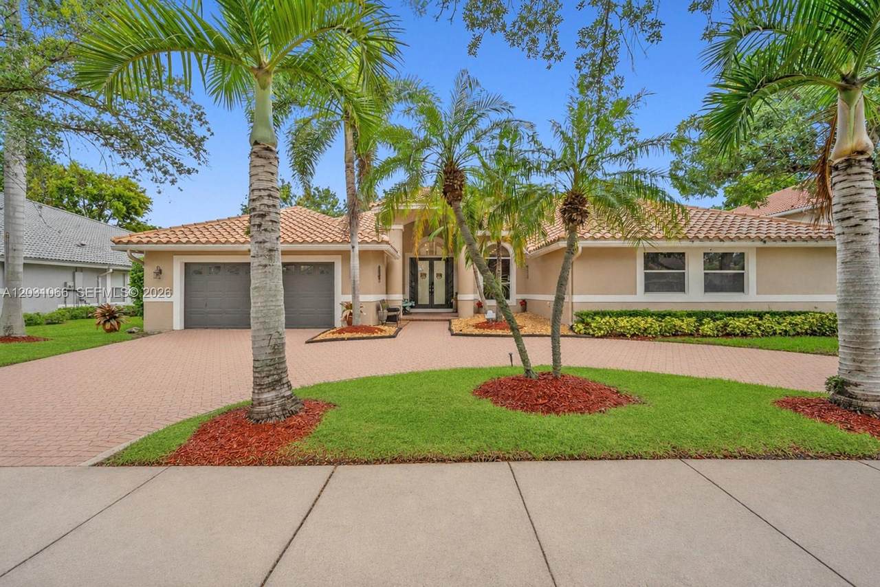 1776 Eagle Trace Blvd W - Photo 1