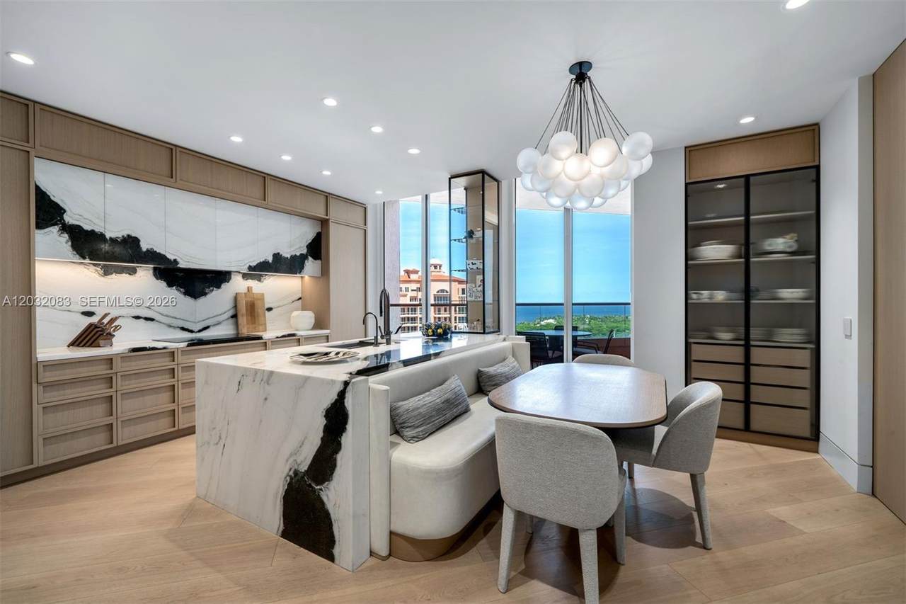https://bt-photos.global.ssl.fastly.net/miami/1280_boomver_2_A12032083-2.jpg