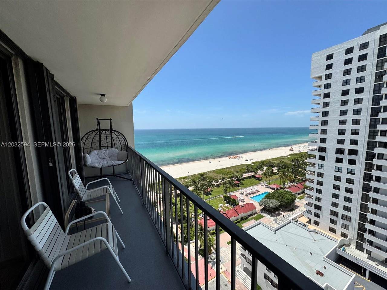 2625 Collins Ave - Photo 1