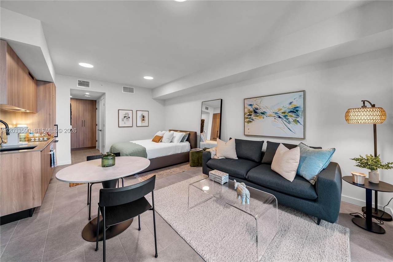 121 5th St - Photo 1