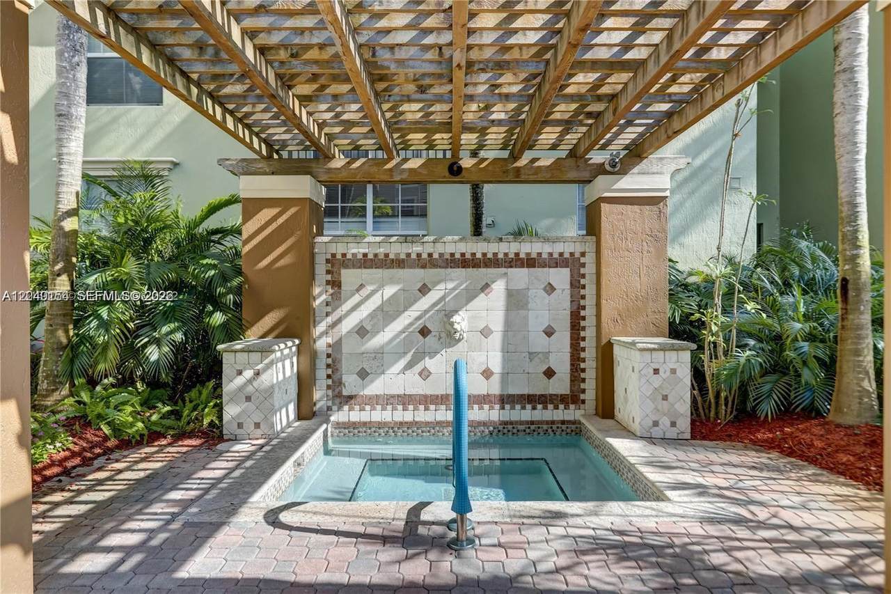 https://bt-photos.global.ssl.fastly.net/miami/1280_boomver_2_A12040154-2.jpg
