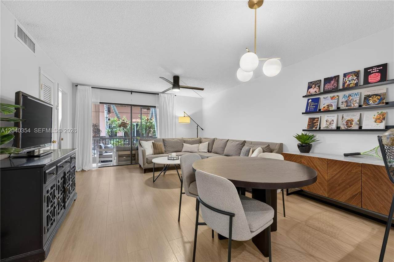 630 Tennis Club Dr - Photo 1