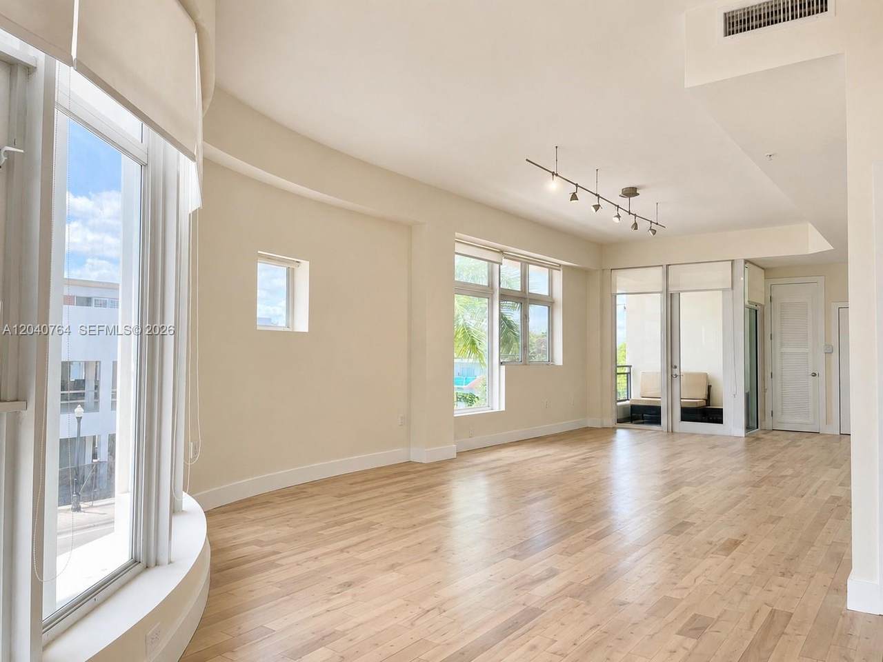 https://bt-photos.global.ssl.fastly.net/miami/1280_boomver_2_A12040764-2.jpg
