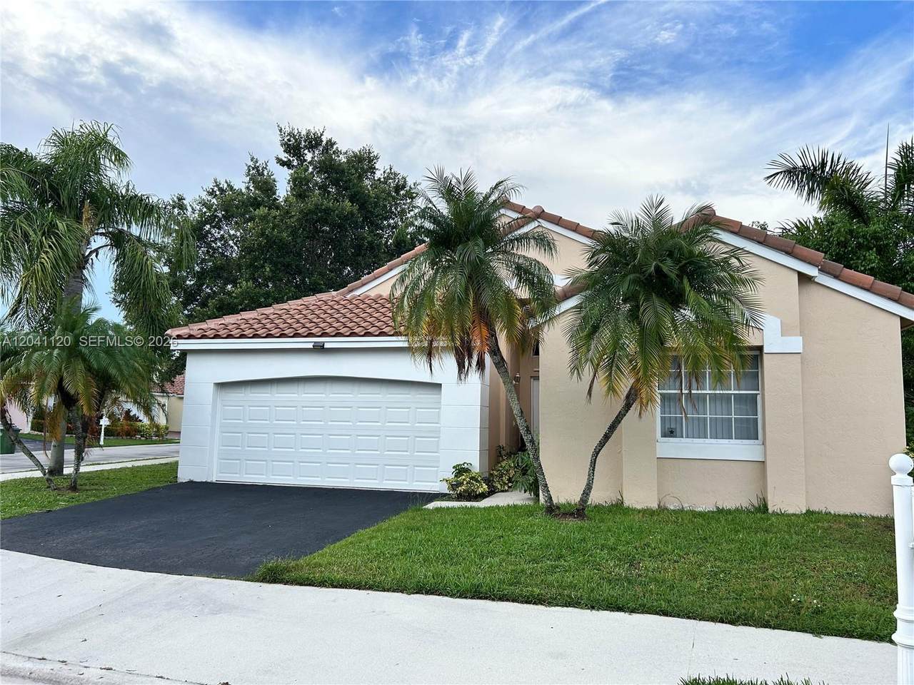 286 Bridgeton Way - Photo 1