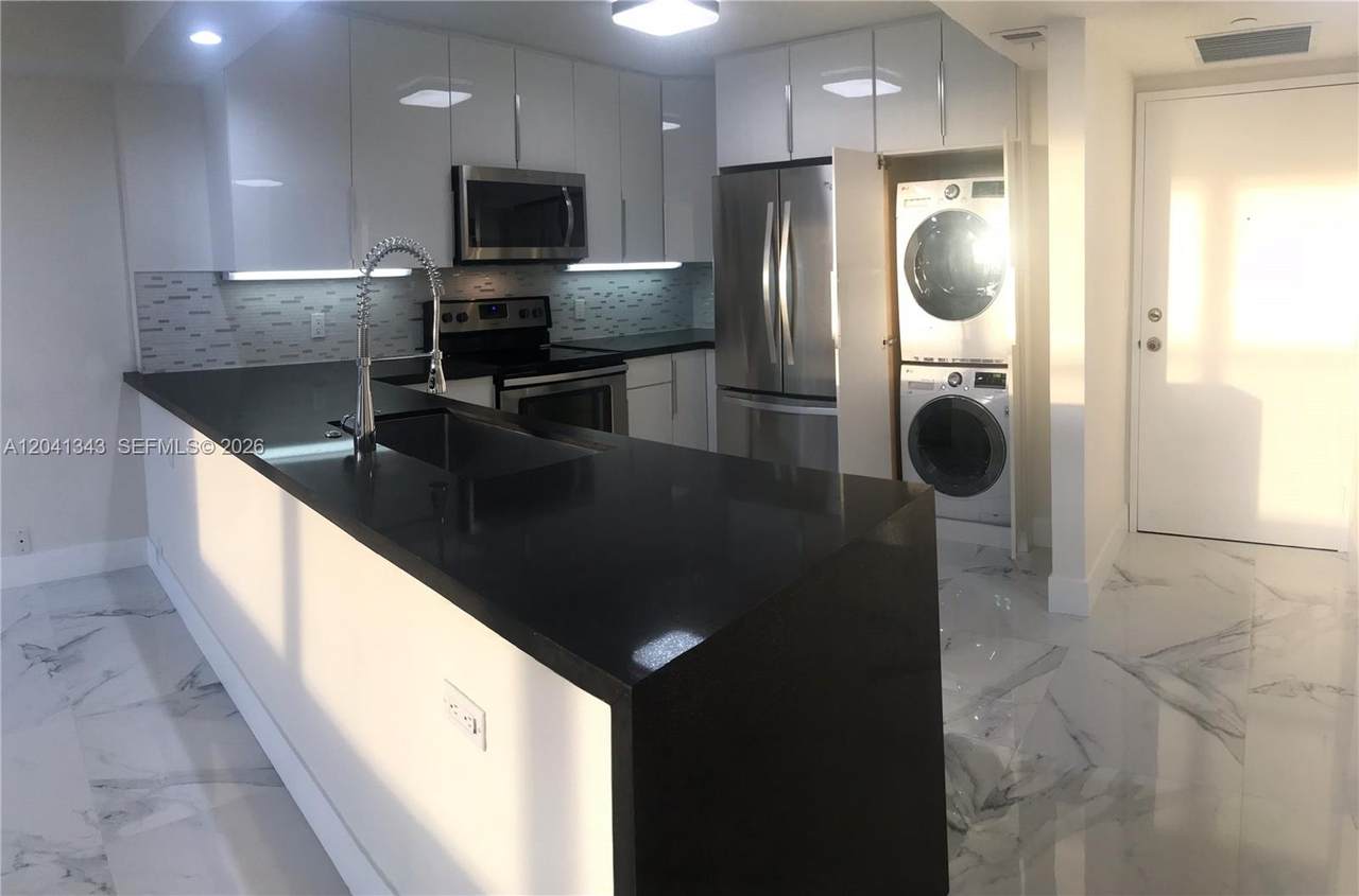 1901 Brickell Ave - Photo 1