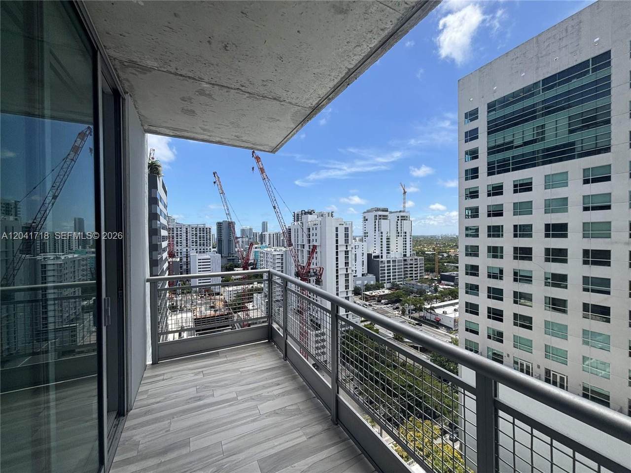 https://bt-photos.global.ssl.fastly.net/miami/1280_boomver_1_A12041718-2.jpg