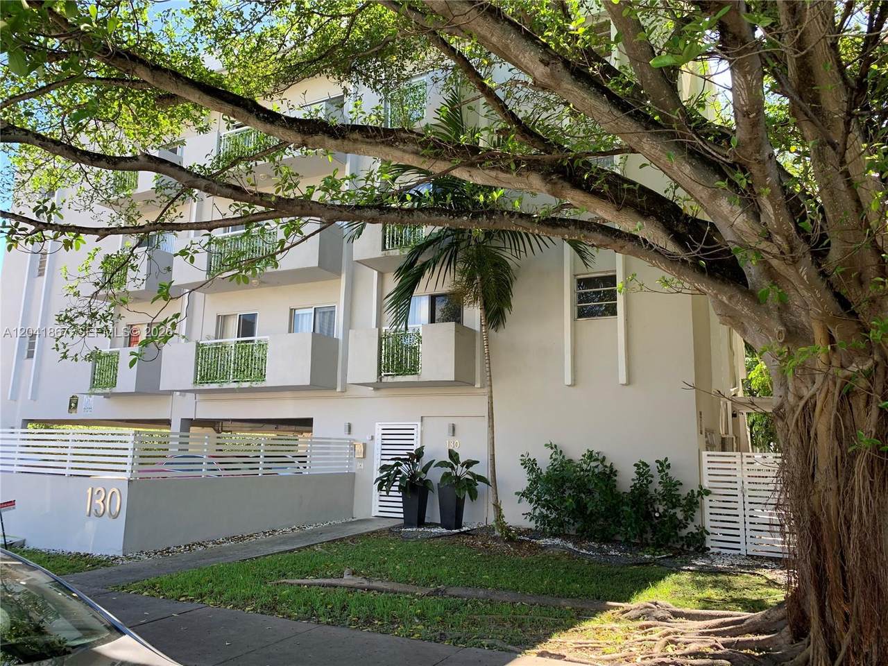 130 Mendoza Ave - Photo 1