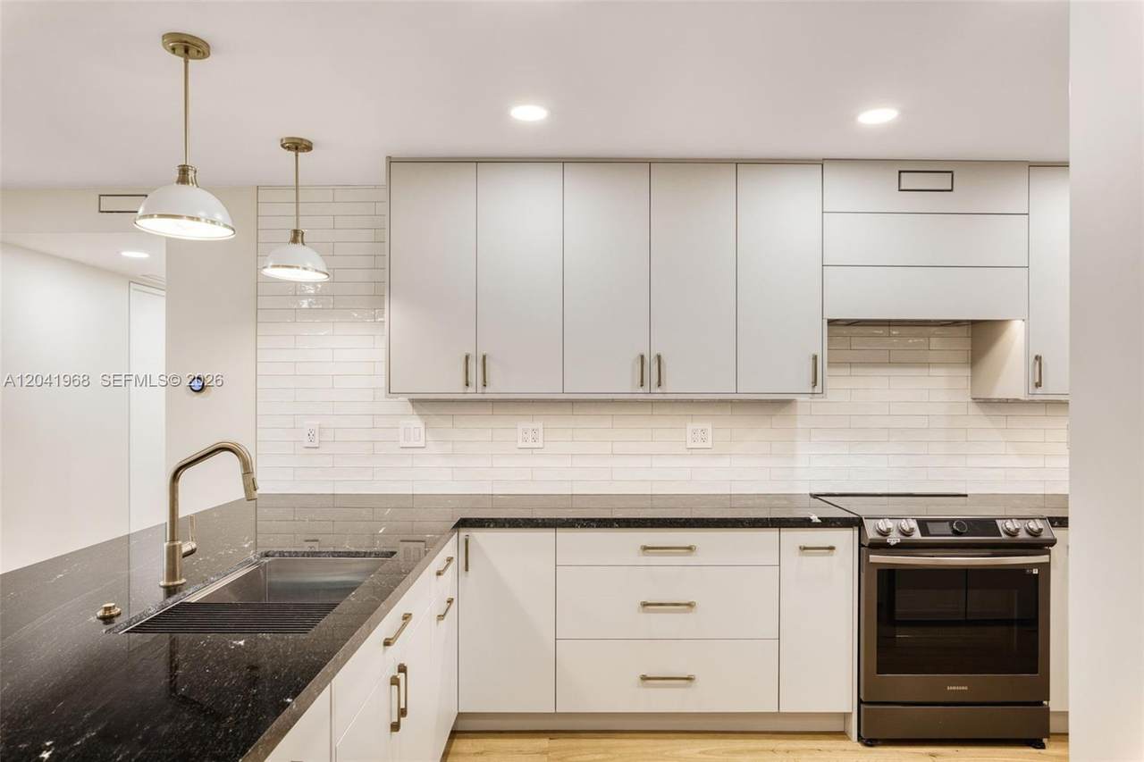 100 Edgewater Dr - Photo 1