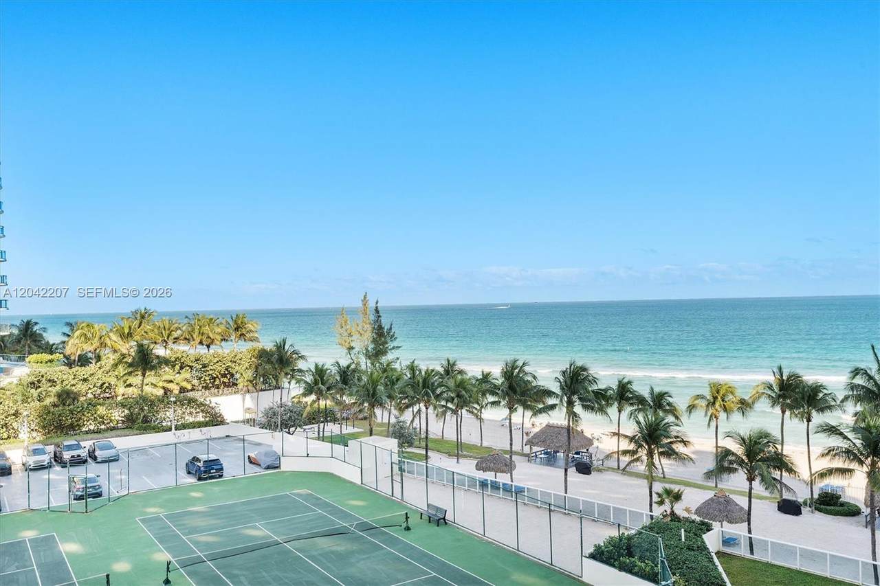 19333 Collins Ave - Photo 1