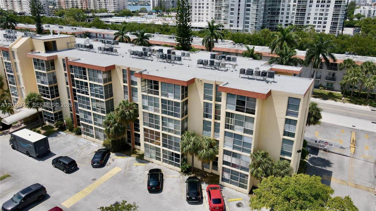 https://bt-photos.global.ssl.fastly.net/miami/1280_boomver_1_A12042742-2.jpg