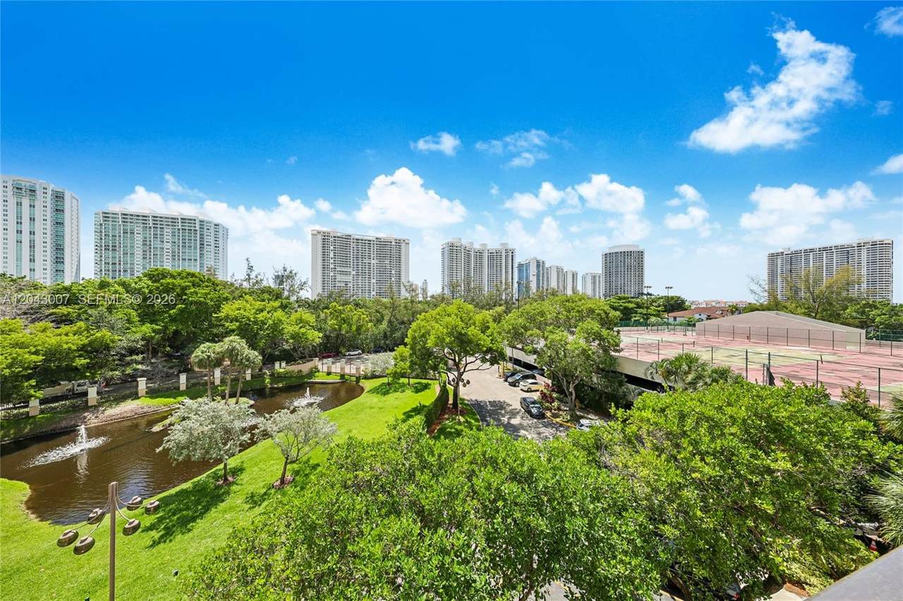 18181 31st Ct - Photo 1