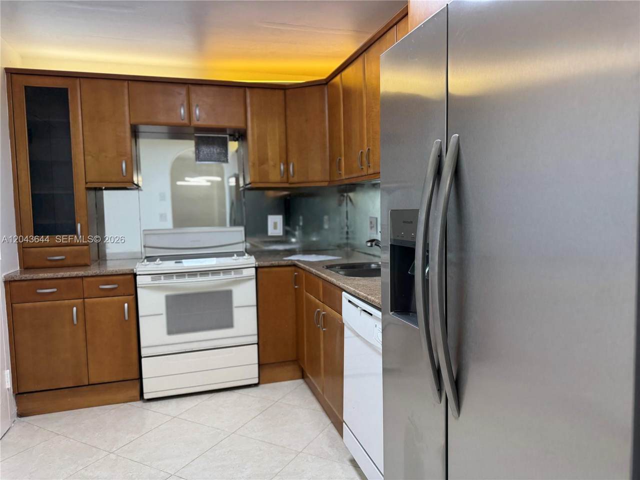 400 Kings Point Dr - Photo 1
