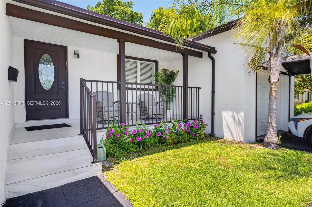 1912 42nd Ave - Photo 1