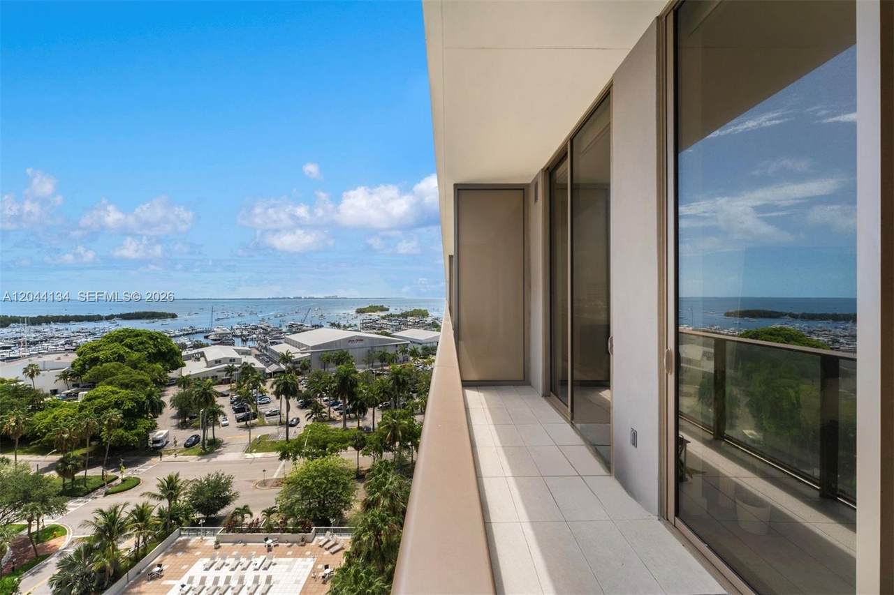 2655 Bayshore Dr - Photo 1