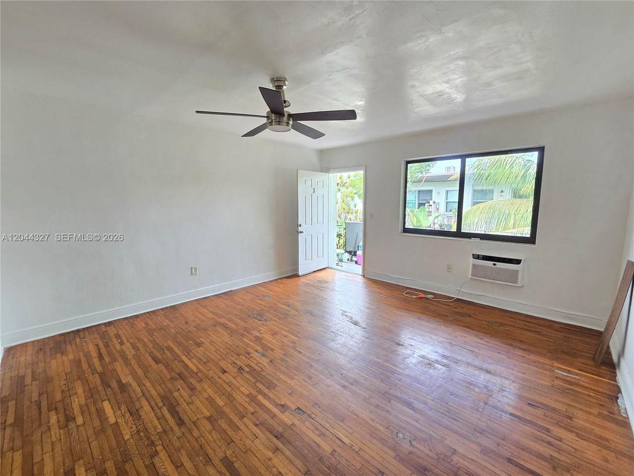 7035 Rue Granville - Photo 1