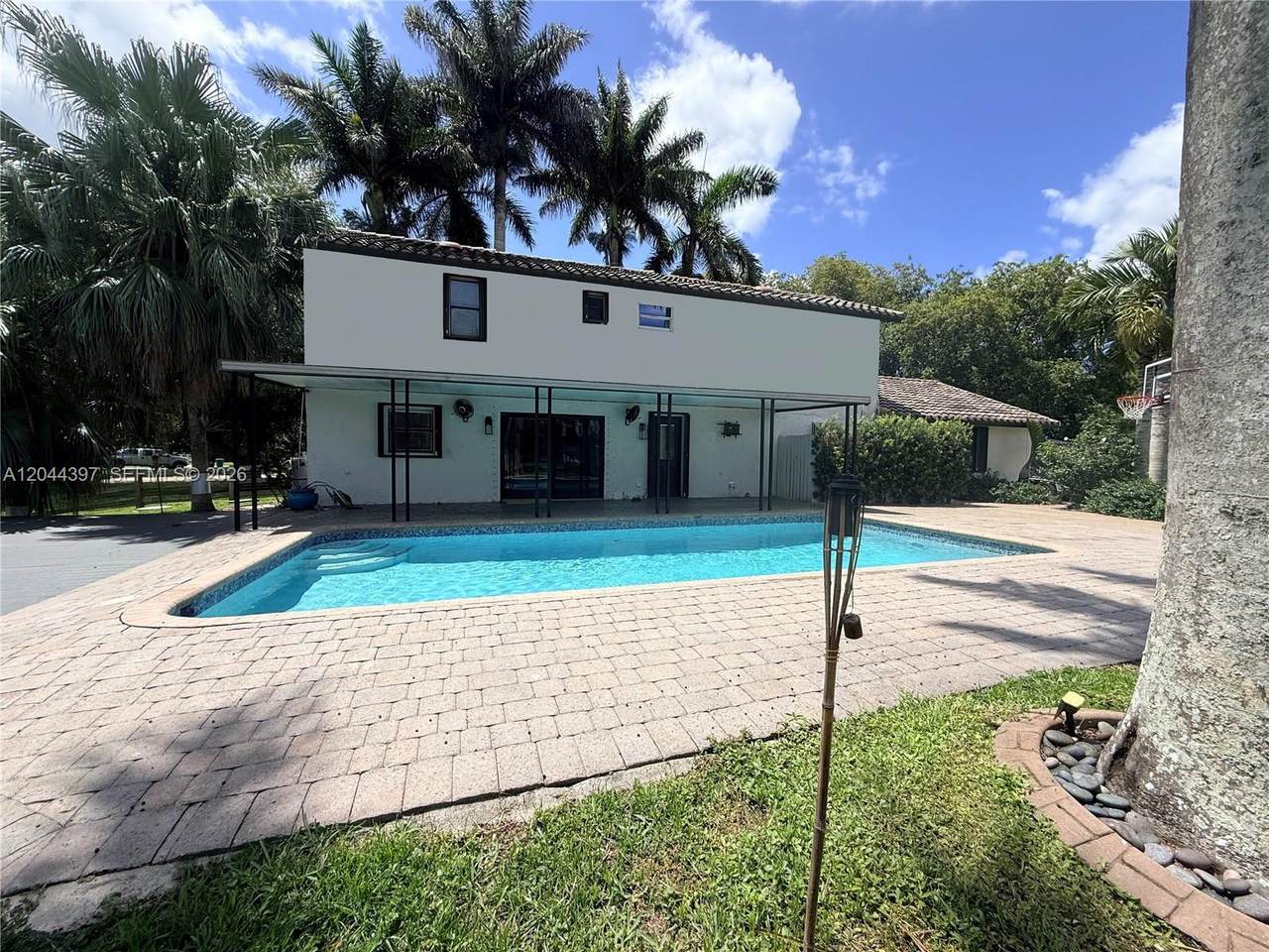 https://bt-photos.global.ssl.fastly.net/miami/1280_boomver_1_A12044397-2.jpg