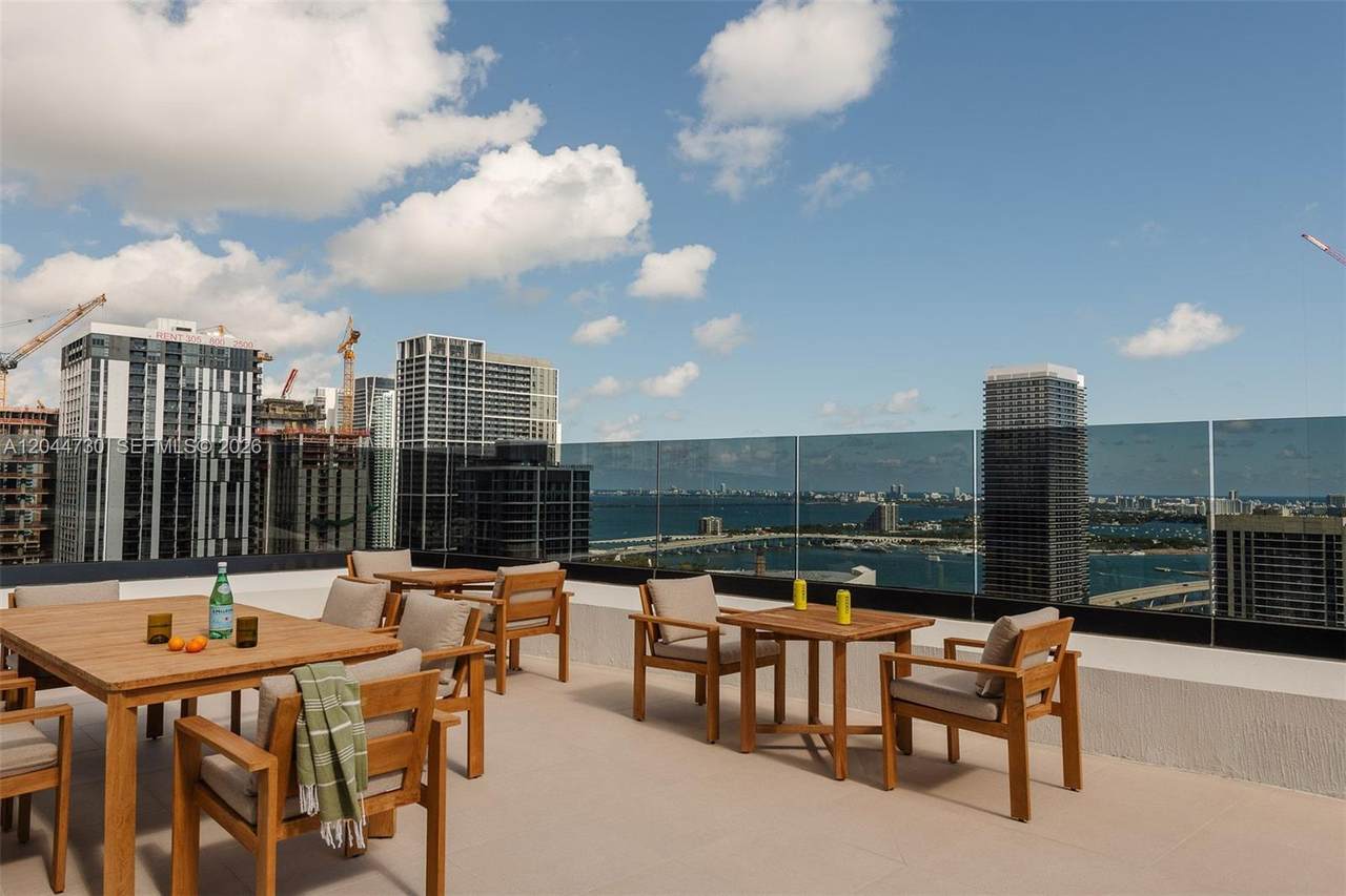 https://bt-photos.global.ssl.fastly.net/miami/1280_boomver_2_A12044730-2.jpg