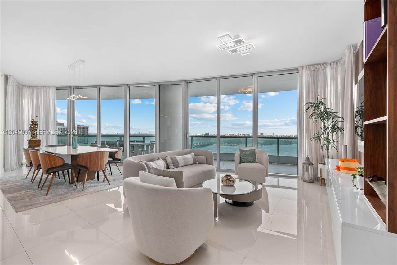 900 Biscayne Blvd - Photo 1