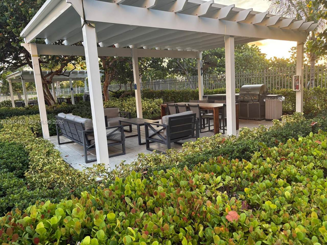 https://bt-photos.global.ssl.fastly.net/miami/1280_boomver_2_A12045102-2.jpg