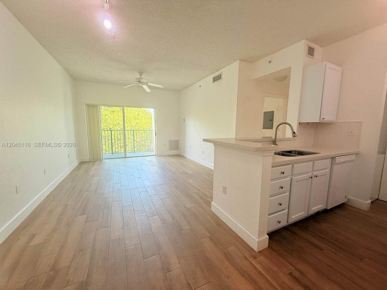 https://bt-photos.global.ssl.fastly.net/miami/1280_boomver_2_A12045116-2.jpg