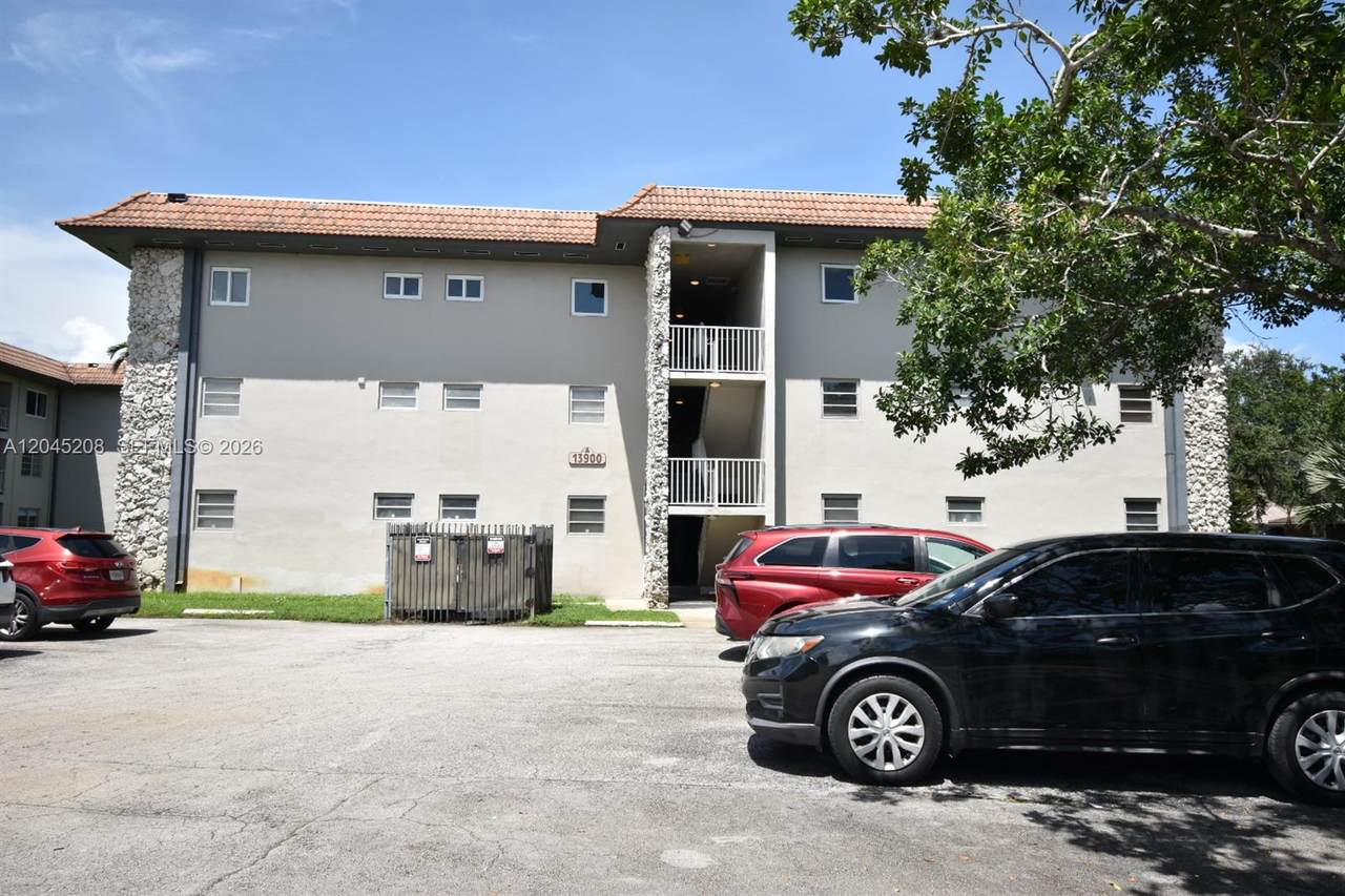 13900 Lake Placid Ct - Photo 1